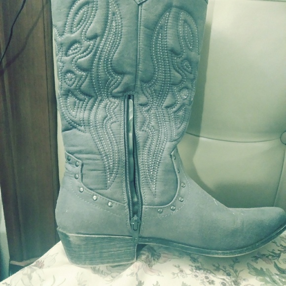 All grey cowboy boots - Picture 2 of 4